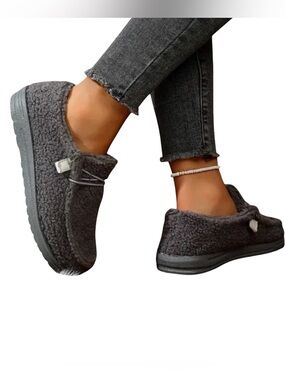 NIA | ORTHOPEDIC LOAFERS - Size 9